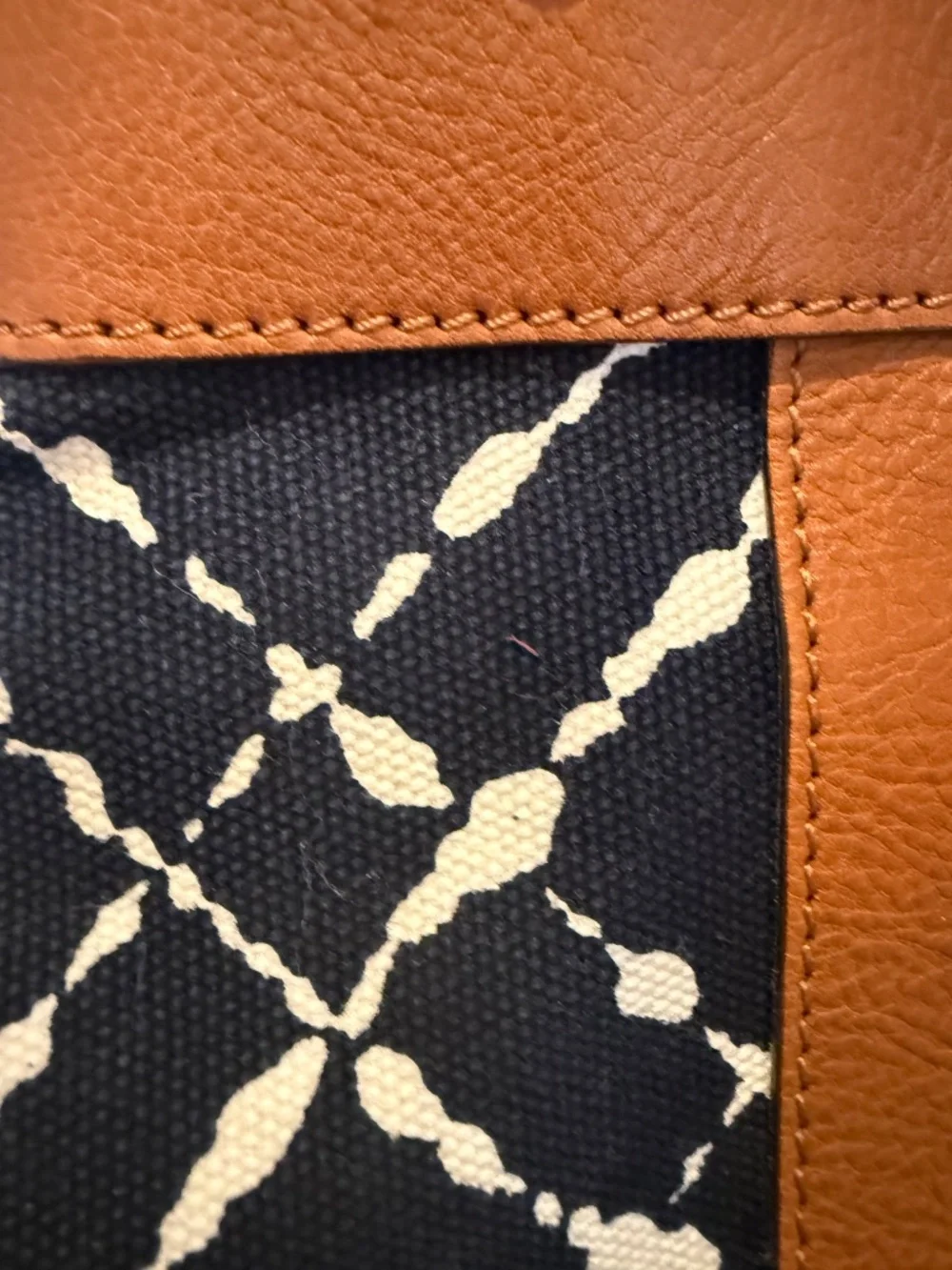 Kate Spade New York Small Dane Dutchess County Hand Bag